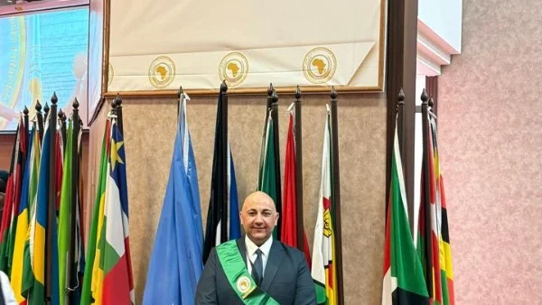 تهنئة من الشعب الجمهوري للنائب محمد عبادة