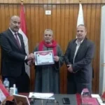 تكريم أمن مدرسة منشأة هديب لبني سويف بعد إحباط محاولة سرقة