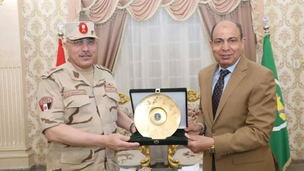 محافظ المنيا يستقبل مدير جمعية المحاربين القدماء