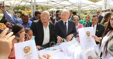 محافظ القاهرة يحتفل بيوم اليتيم مع الأطفال الأيتام