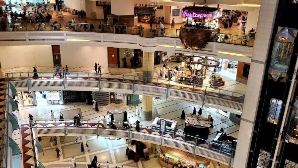 مواعيد جديدة لغلق المحلات وفق القرار الحكومي