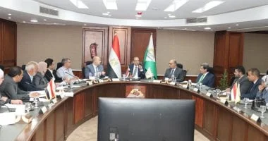 اجتماع لمشروع الجبانات بمحافظة الجيزة