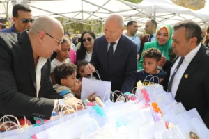 محافظ القاهرة يشارك في احتفال يوم اليتيم