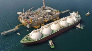 تراجع صادرات قطر من الغاز المسال بنسبة 33.2%