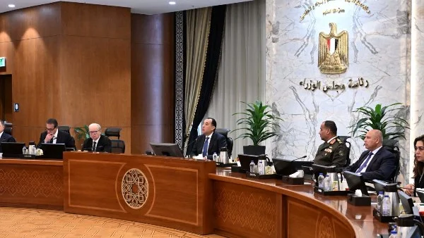 مجلس الوزراء يقر استمرارية العمل عن بعد أيام الأحد في مايو