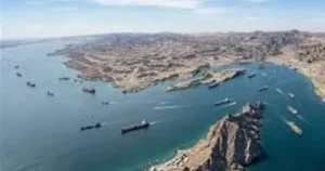 تصعيد في مضيق هرمز: واشنطن وطهران على حافة المواجهة