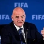 فيفا يدرس قرارًا لإشراك لاعب شاب في التشكيل الأساسي