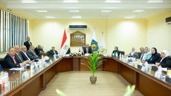 جامعة دمنهور تُعزز دورها المجتمعي بخطة شاملة