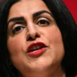 وزيرة الداخلية البريطانية: لا دلائل تربط الطعن بإيران