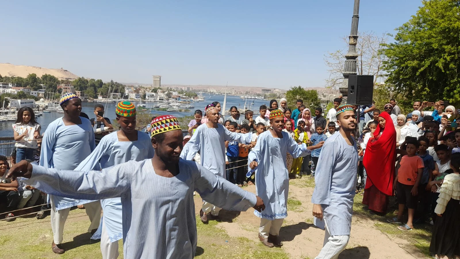 آلات الأراجيد والطنبور في الرقص والغناء الشعبي النوبي