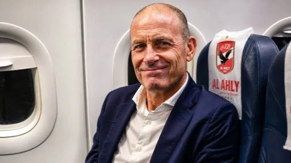 أحمد حسن: توروب مستمر مع الأهلي حتى يونيو المقبل