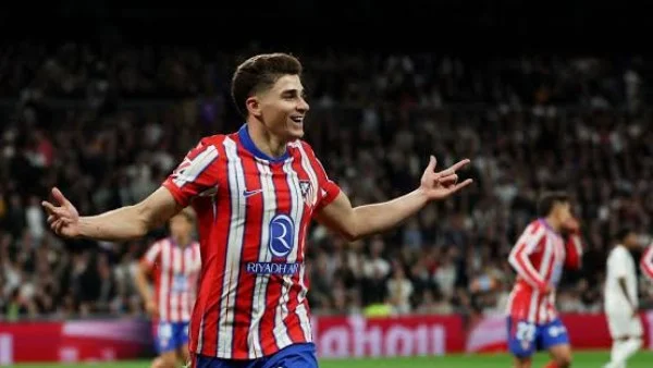 أتلتيكو مدريد يواصل تمسكه بألفاريز قبل مواجهة آرسنال