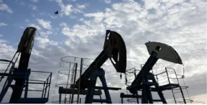 ارتفاع أسعار النفط بسبب مخاوف الإمدادات العالمية