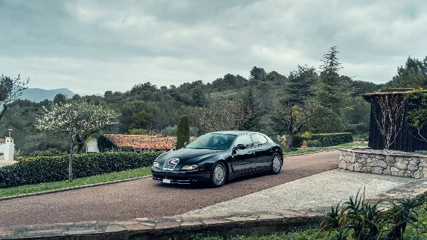 بوجاتي EB 112 النادرة تباع بأسعار مرتفعة