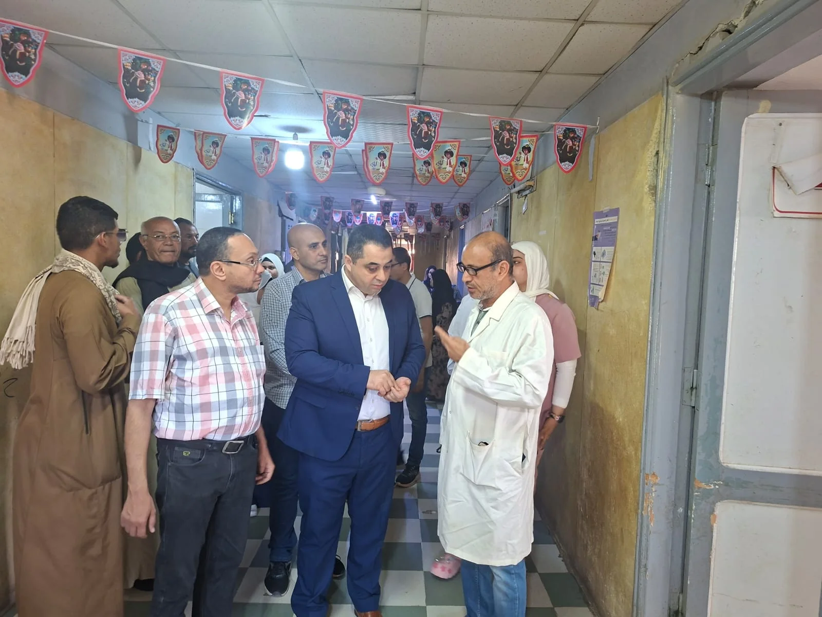 متابعة الانضباط الإداري بمستشفى نقادة المركزي في قنا