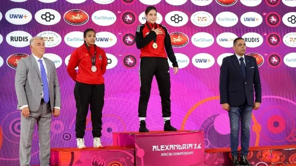 منتخب المصارعة النسائية يحقق إنجازًا في البطولة الأفريقية
