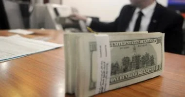 استقرار سعر الدولار في البنوك المصرية اليوم