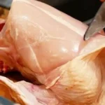 تحذيرات من تناول جلد الفراخ وأضرار صحية خطيرة