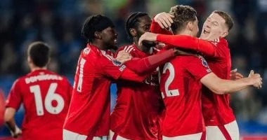 نوتنجهام فورست يستضيف أستون فيلا في نصف نهائي الدوري الأوروبي