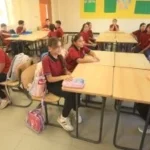 متابعة حضور الطلاب لأداء امتحان أبريل