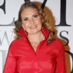 يسرا تتألق بفستان أحمر في ظهورها الأخير