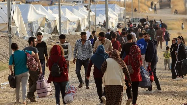 نازحون لبنانيون يعيشون في مخيمات: 150 ألف حالة في لبنان