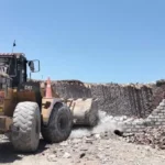 إزالة مبنى غير قانوني في زرزاة بالغردقة