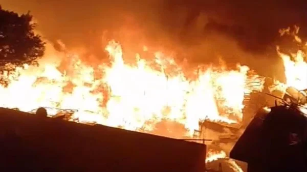 إصابة شخص في حريق منزل بقرية ميت عنتر