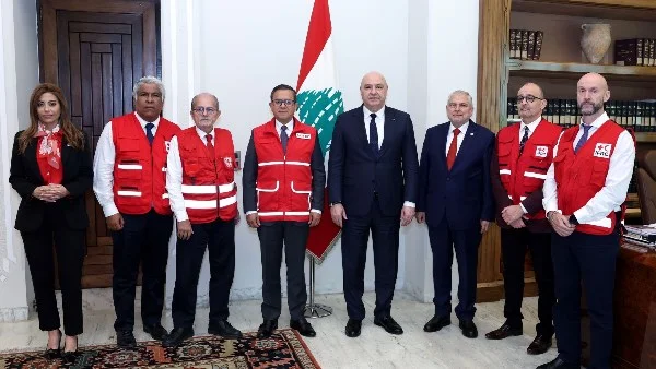 لبنان يطالب بوقف الانتهاكات الإسرائيلية والاهتمام بالمدنيين