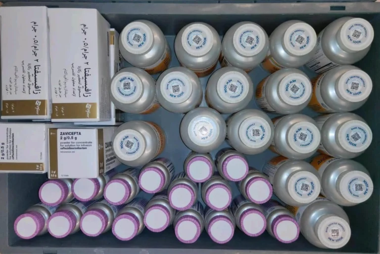 ضبط محاولة تهريب مستحضرات تجميل وهواتف بمطار الإسكندرية