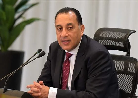 ضوابط إضاءة الإعلانات على الطرق العامة