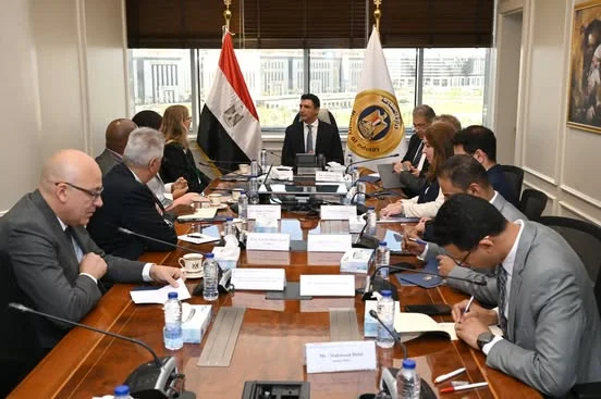 وفد فولكس فاجن يبحث خطط التوسع في صناعة السيارات بمصر