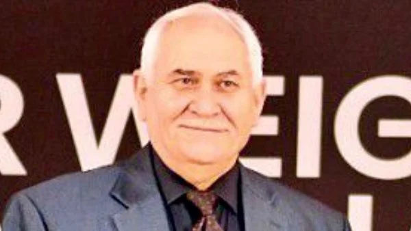 رئيس الاتحاد الدولي لرفع الأثقال يصل القاهرة اليوم