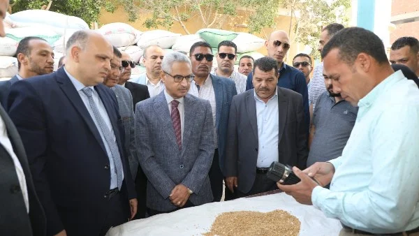 زيارة محافظ بني سويف لمتابعة توريد القمح