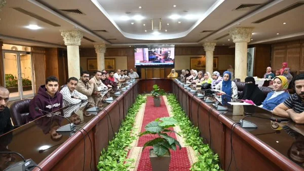 محافظ الغربية يسلم 56 فرصة عمل بمناسبة عيد العمال