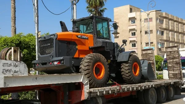 دعم منظومة النظافة في كفر الشيخ بمعدات حديثة