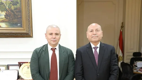 لقاء محافظ القاهرة مع سفير إيطاليا يعزز التعاون الثنائي