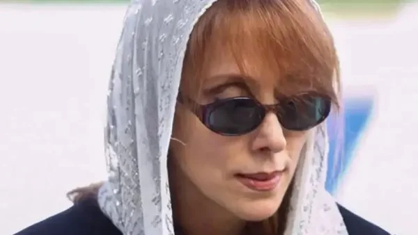 نفي شائعة وفاة فيروز مجددًا