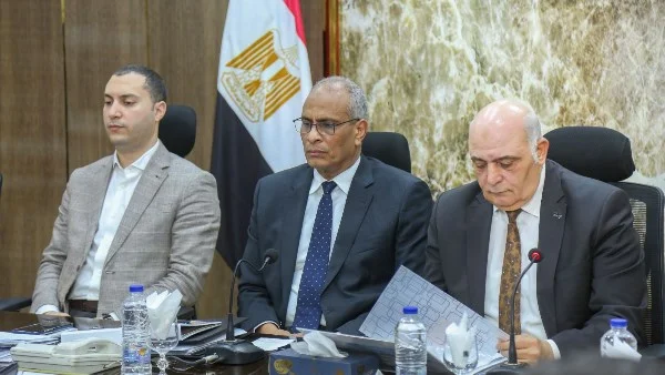 محافظ كفر الشيخ يناقش مشروعات الخطة الاستثمارية