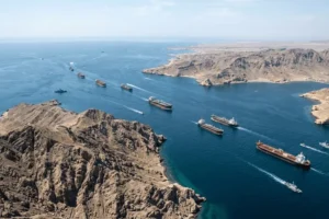 إيران توقف أنظمة تتبع السفن للهروب من الحصار