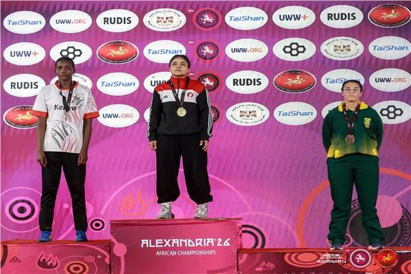 مصر تتوج بكأس البطولة الإفريقية للمصارعة النسائية تحت 20 عامًا