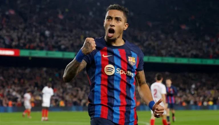 رافينيا يثبت ولاءه لبرشلونة رغم الإغراءات الخارجية