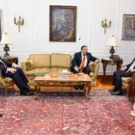 اجتماع أبو هميلة ووزير الخارجية لتعزيز المصالح الوطنية