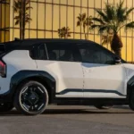 كيا تكشف عن سيارتها الكهربائية EV3 بقدرات قوية