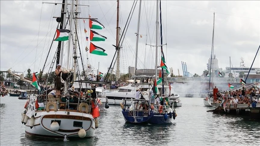 ترحيل ناشطي أسطول الصمود إلى اليونان