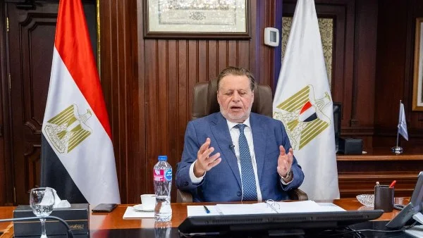 محافظ البنك المركزي يؤكد أهمية الشفافية في إدارة الأزمات