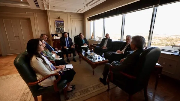 تعزيز التعاون بين مصر والولايات المتحدة في السياحة والآثار