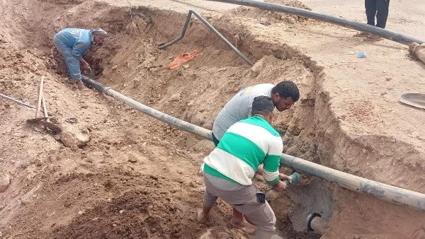 توجيهات عاجلة من محافظ قنا لإصلاح هبوط أرضي في نقادة