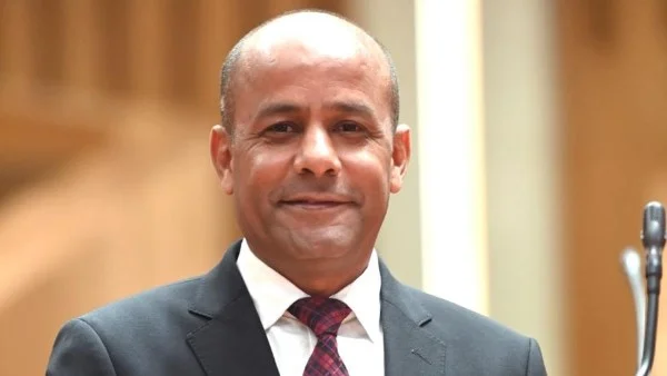 تقدير قيادي لدور العمال في عيد العمال