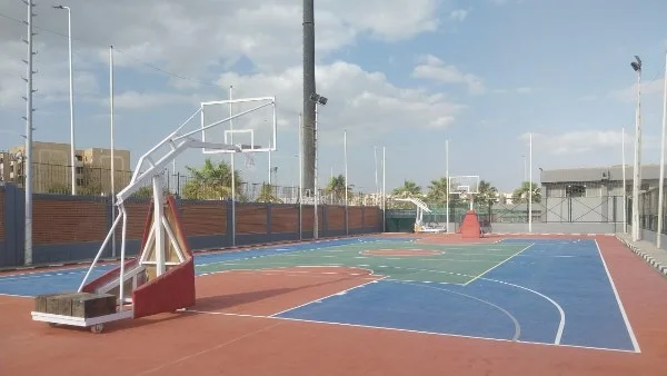 افتتاح ملعب متعدد بمركز التنمية الشبابية بالشيخ زايد